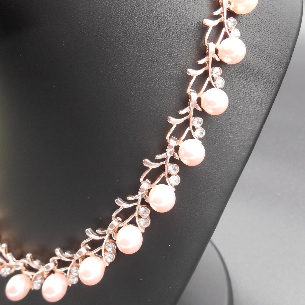 Necklace, Pink Color Shell Pearl and White Crystal Necklace - Picture 7 of 12